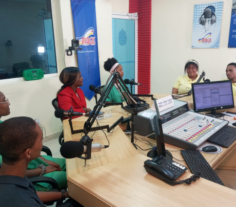 Estudiantes del IPL dieron lo mejor de sí en la Revista Musical 2025